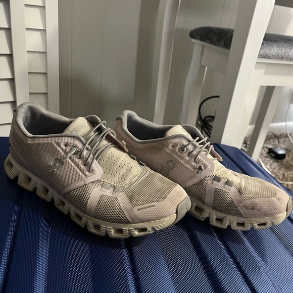 On clouds - Picture 3 of 3